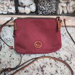 Crossbody Dooney And Bourke burgundy purse